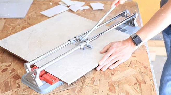 Comment couper des carreaux de céramique avec un coupe-carreaux à pression