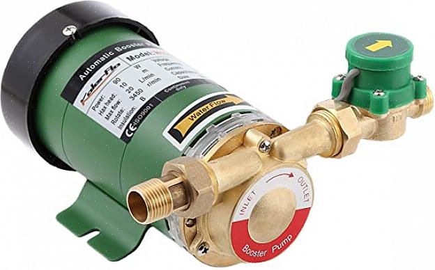 Une pompe de surpression peut être utilisée pour augmenter la pression de l'eau entrant dans la maison