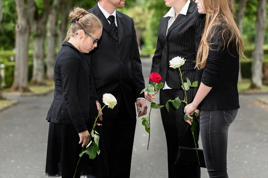 Vous pouvez assister aux funérailles de votre ancienne belle-mère