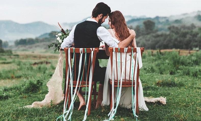 Il n'est pas traditionnel pour les couples qui s'enfuient de s'inscrire aux cadeaux de mariage