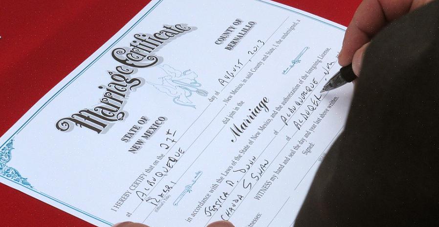 Vous aurez besoin d'une pièce d'identité avec votre photo pour obtenir une licence de mariage