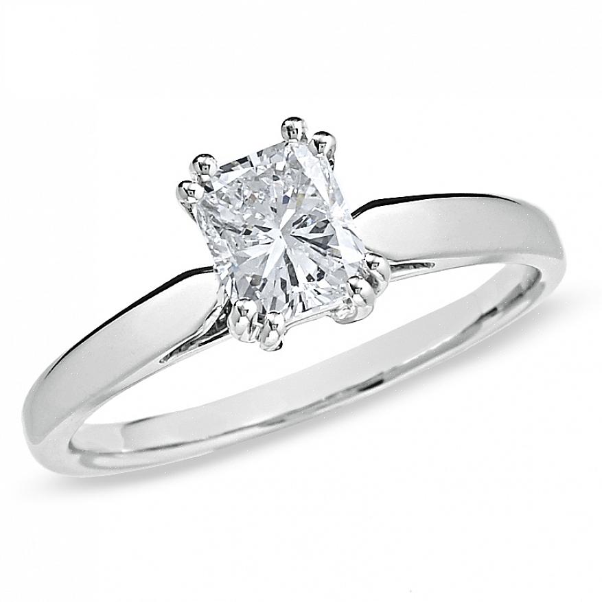 Bague de fiançailles en or blanc 14 carats avec solitaire marquise serti lunette