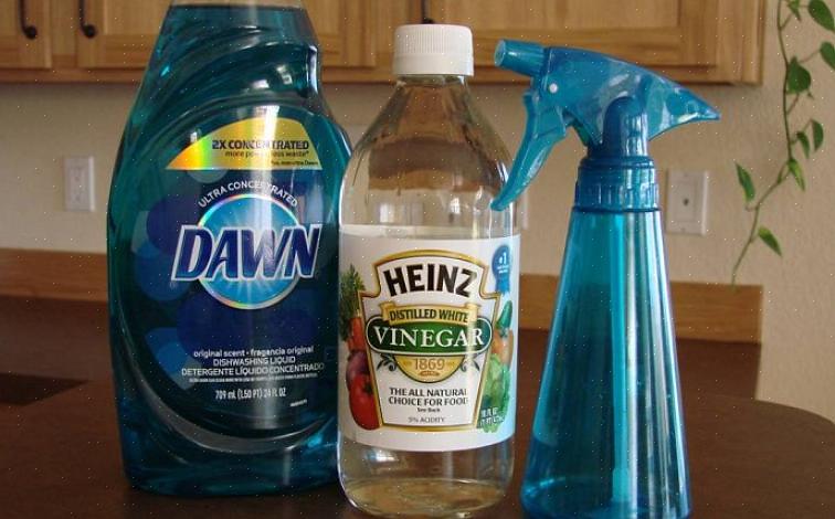 La combinaison des ingrédients est le secret pour fabriquer un nettoyant pour vitres maison qui nettoie bien
