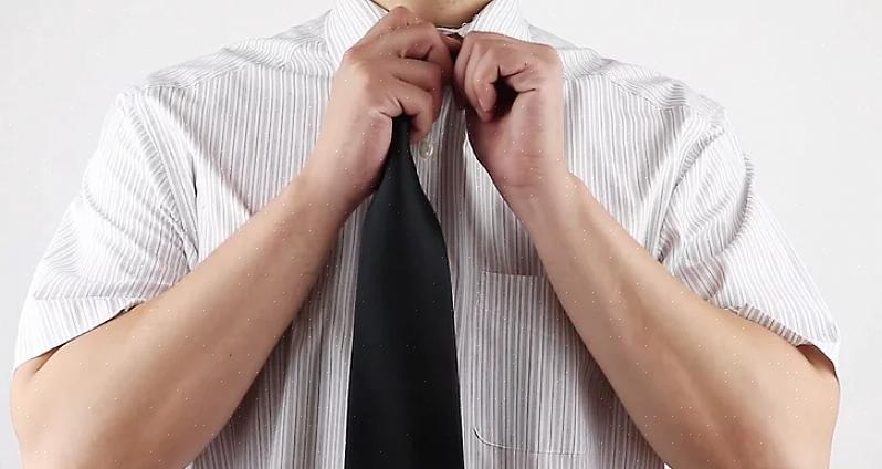 Les cravates en soie sont plus difficiles à nettoyer que le coton
