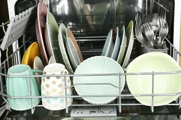 Terminez d'utiliser tout agent de rinçage commercial qui reste dans votre lave-vaisselle