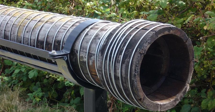 Des tuyaux en fonte ou un tuyau en fibre appelé Orangeburg
