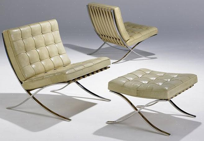 Knoll International (le nom de la société depuis 1969) produit encore aujourd'hui la chaise Barcelona "less