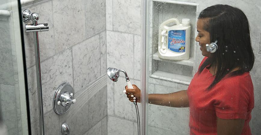 Comment Nettoyer Les Résidus De Savon Sur Chaque Surface De Salle De Bain?