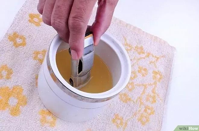 Un décapant de peinture incroyablement efficace pour le métal est l'eau bouillante