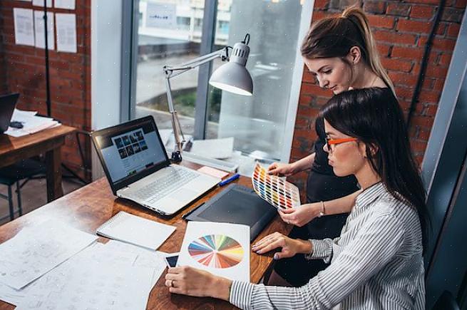 Vous pouvez également engager un consultant professionnel en couleur qui viendra chez vous