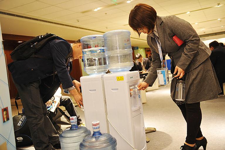 Un distributeur d'eau n'est pas nécessairement un refroidisseur d'eau