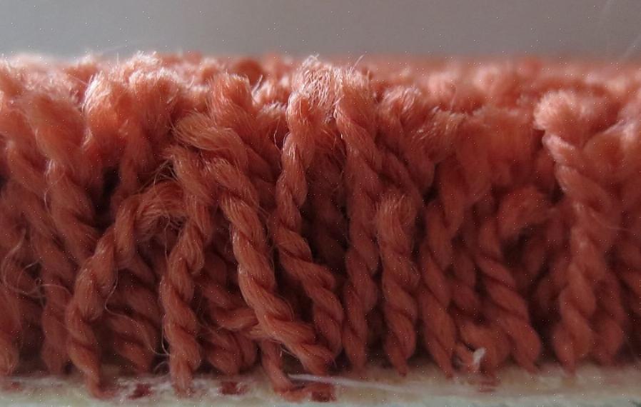 La torsion d'un tapis est définie comme le nombre de fois où les fibres sont tournées (ou tordues)