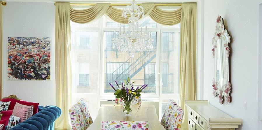 Accrochez votre textile vintage sur une fenêtre qui ne laisse pas entrer beaucoup de lumière naturelle