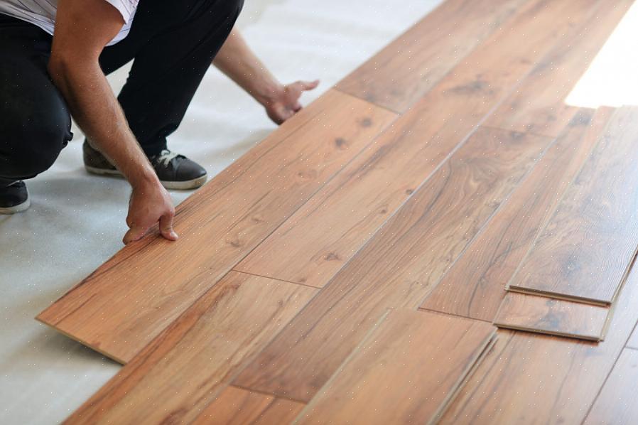 Les propriétaires qui achètent des planchers de bois récupérés à larges planches supposent souvent qu'ils