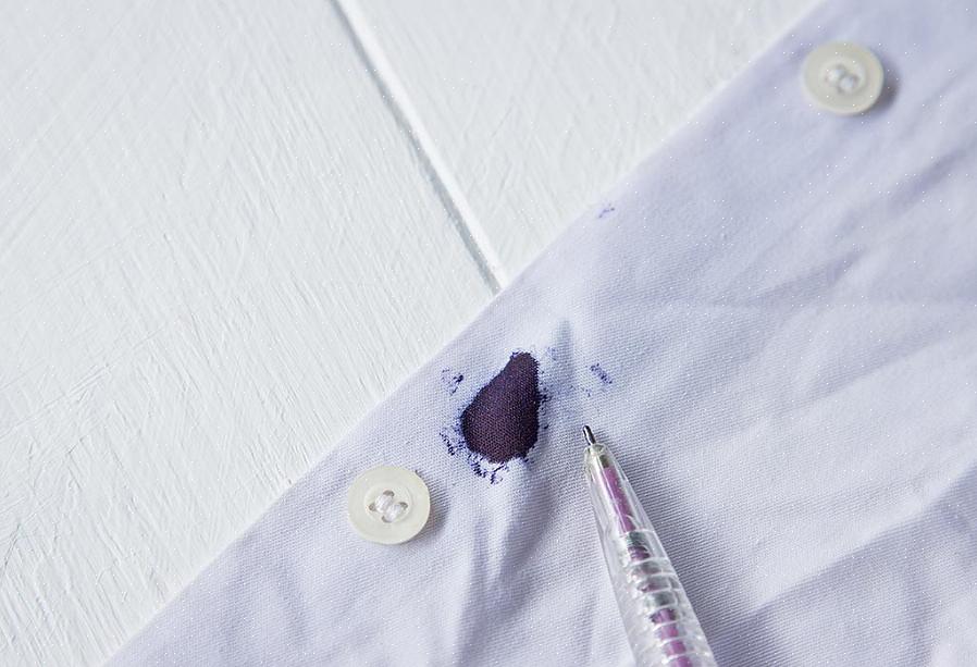 Il est possible d'éliminer les taches d'encre sur les vêtements en utilisant des produits ménagers courants