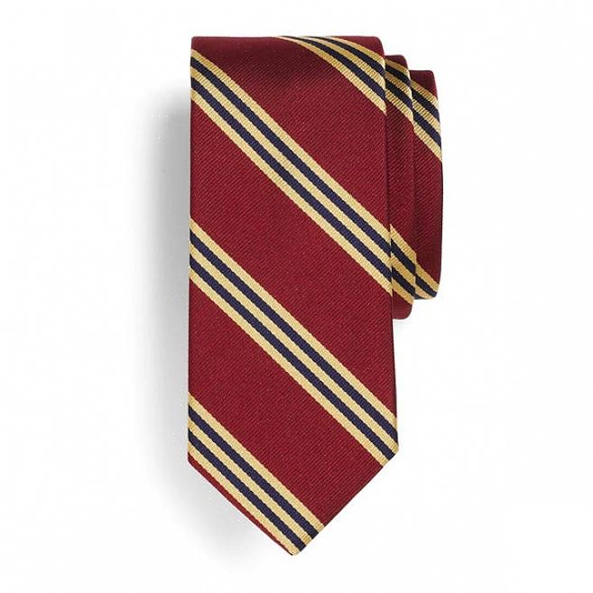 Utilisez un chiffon fin en coton entre la cravate