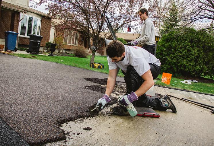 Le scellant en caoutchouc ne colle que si la surface sous-jacente est propre