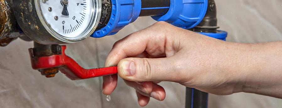 La première étape consiste à rechercher physiquement le robinet d'arrêt d'eau principal de votre maison