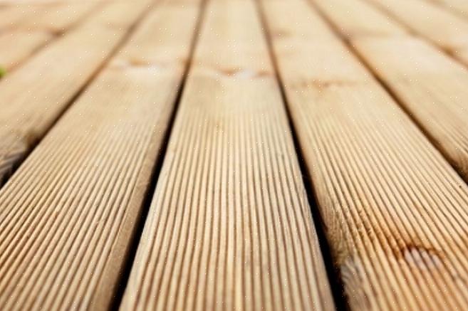 Le platelage composite est une alternative écologique au bois qui combine le plastique