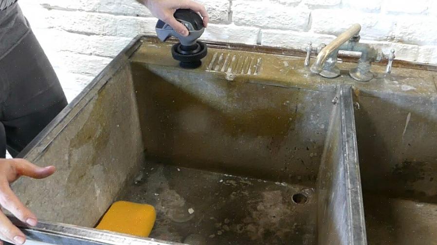 Comment réparer un drain d'évier utilitaire bouché